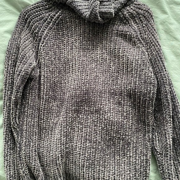 Velvet knit turtleneck - Picture 2 of 3